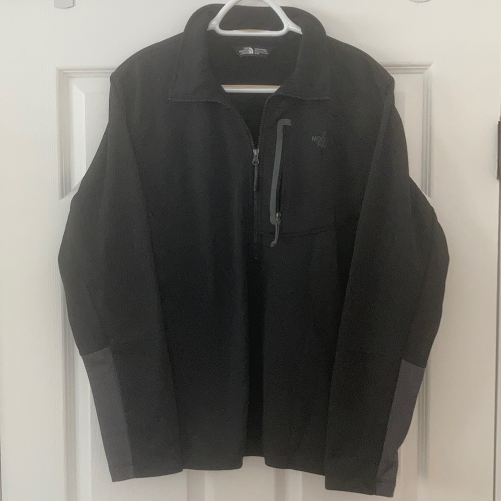 Men’s North Face pullover